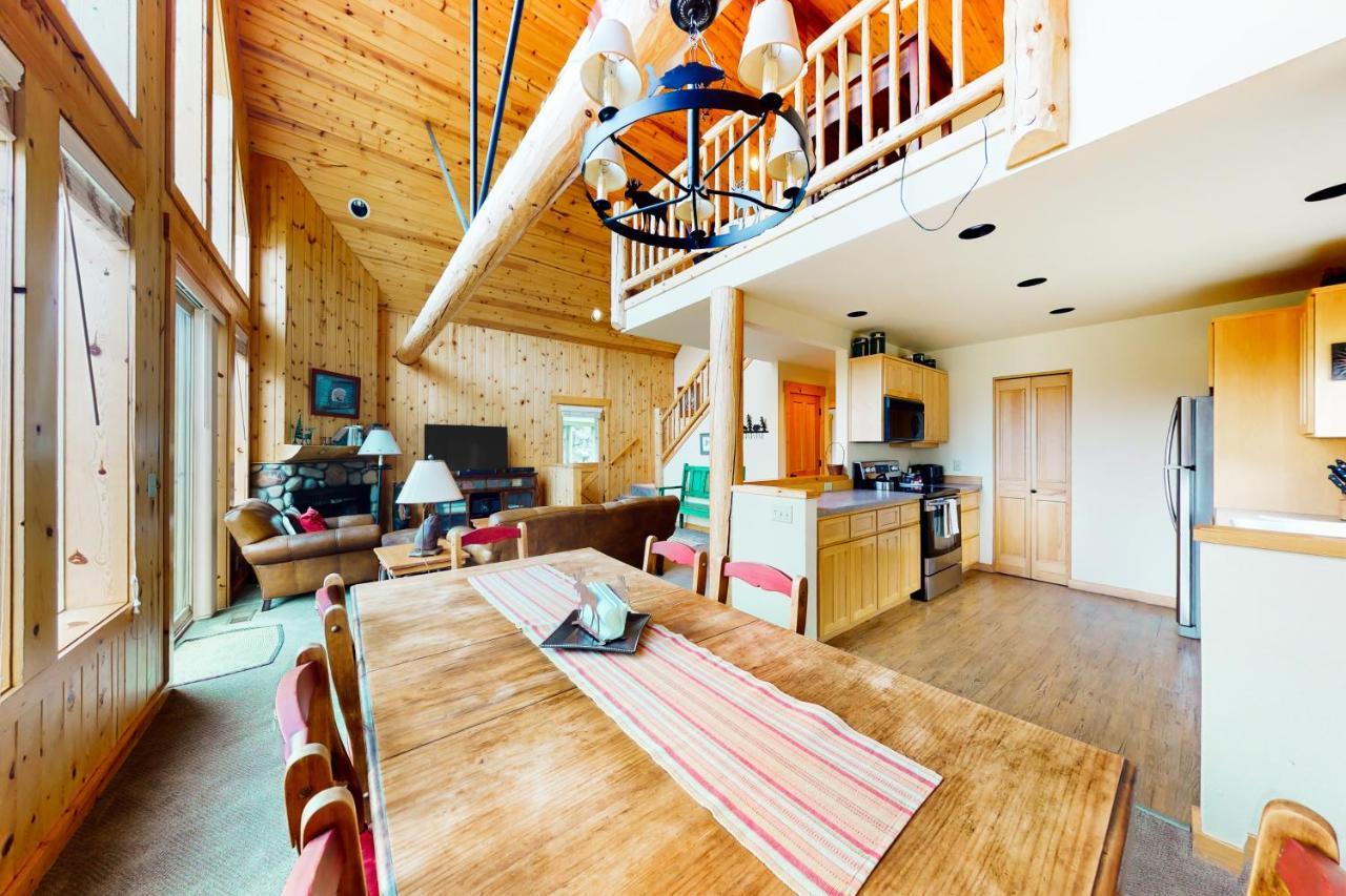 Cabin On The Green Редмънд Екстериор снимка
